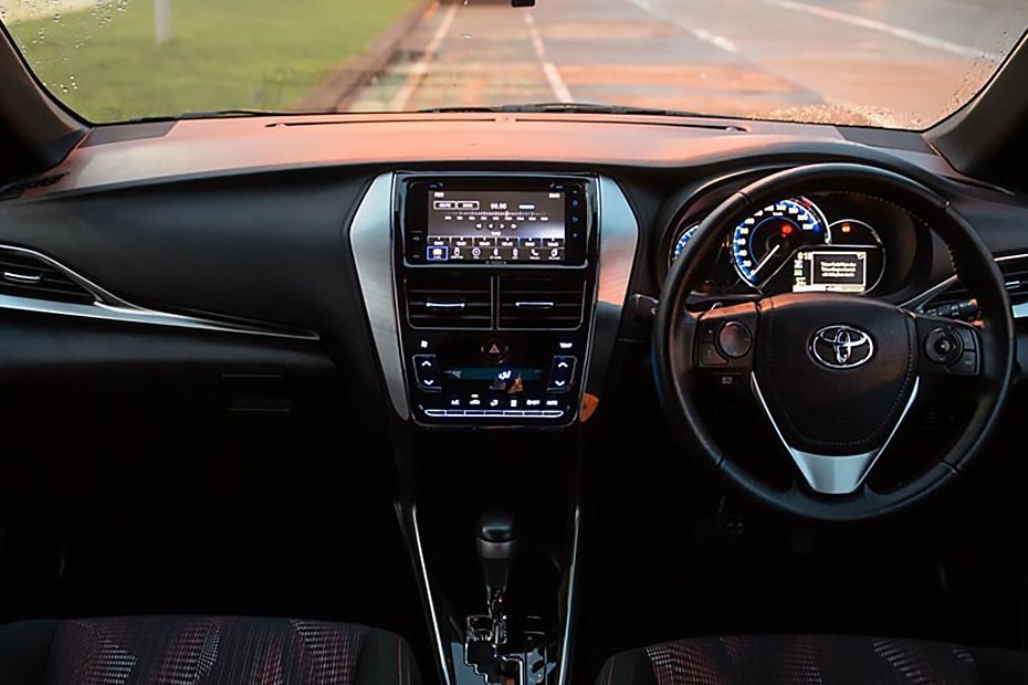 Toyota Yaris (2019) Interior 001