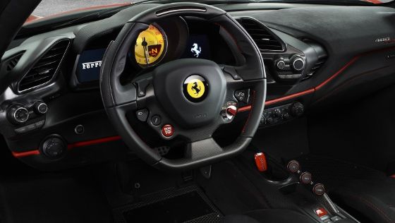 Ferrari 488 (2019) Interior 002