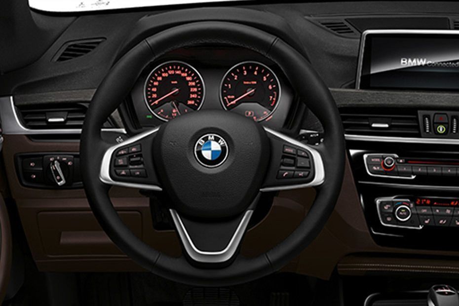 BMW X1 (2019) Interior 002