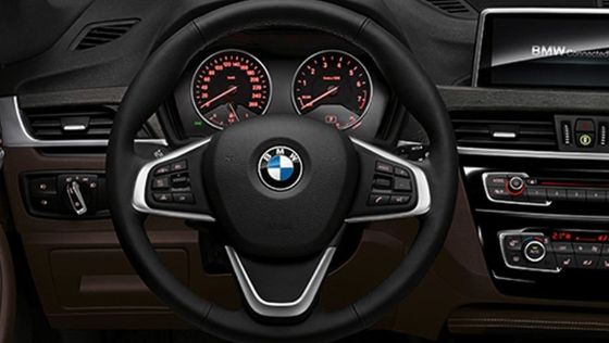 BMW X1 (2019) Interior 002