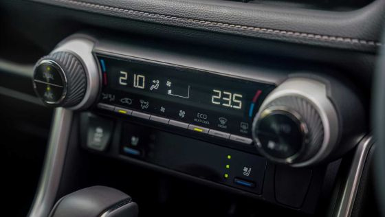 2020 Toyota RAV4 2.5L Interior 004